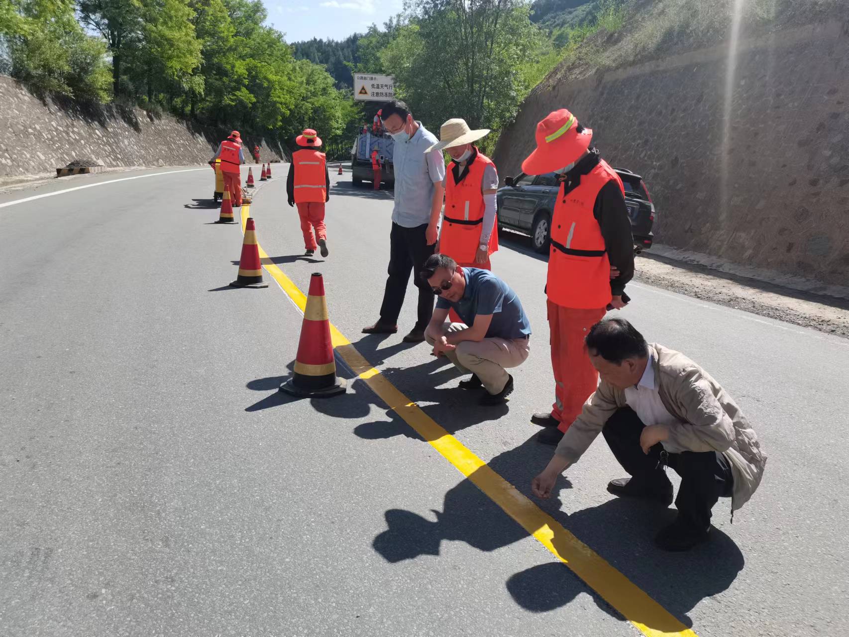 甘谷公路段 夏送清凉到一线 (2).jpg