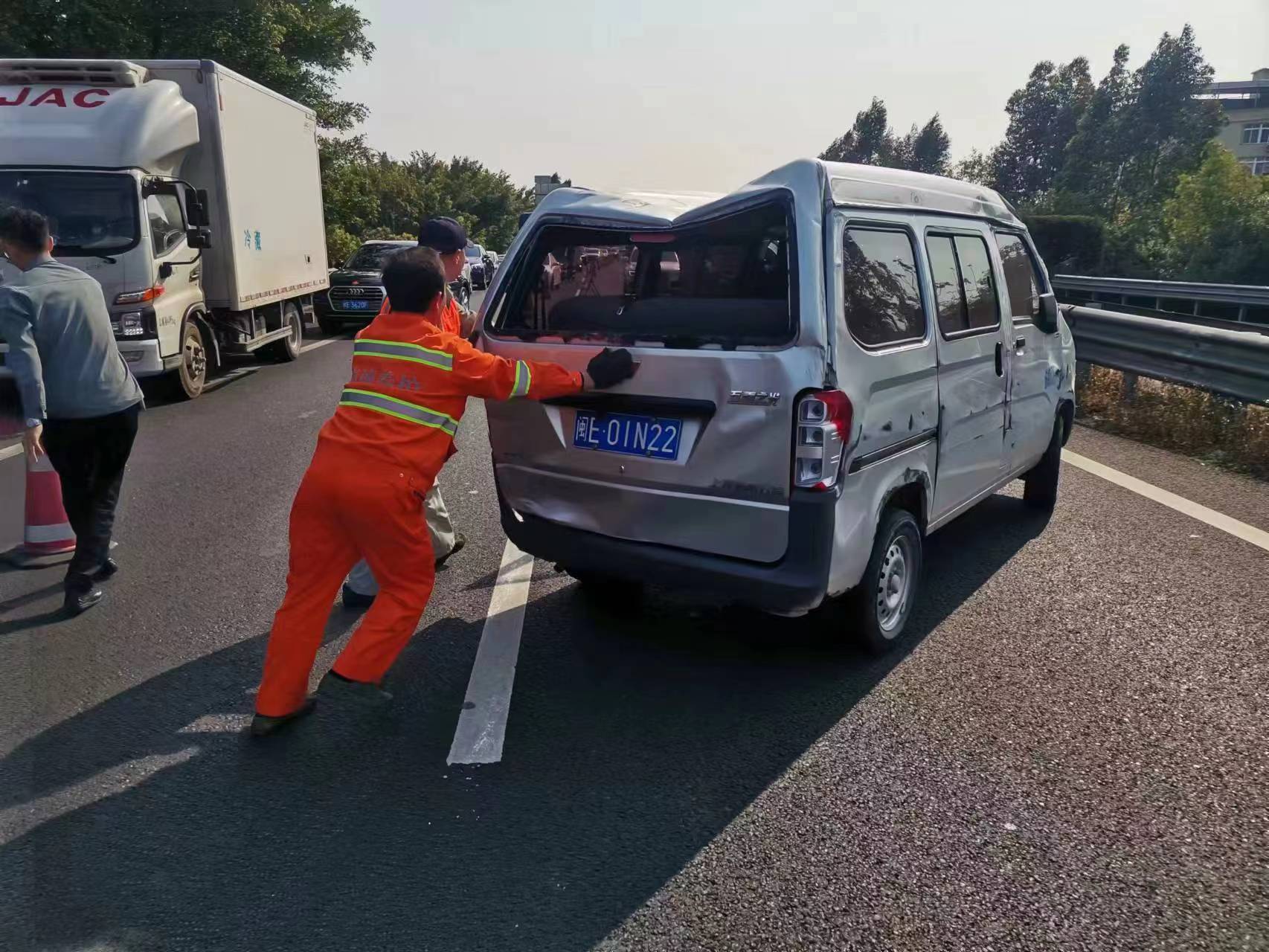 救援保畅通2.jpg 救援保畅通2.jpg