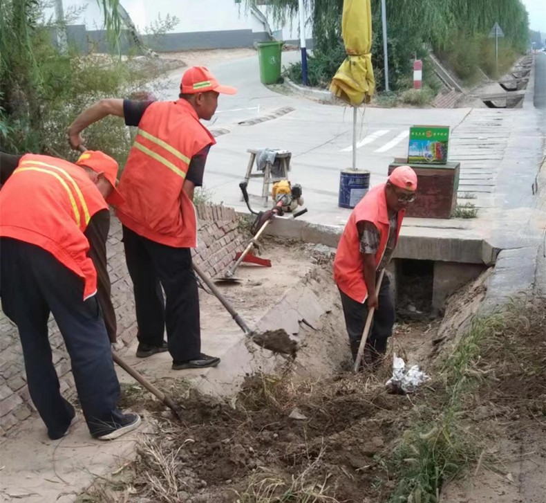 他为道路整妆容 (4).jpg 他为道路整妆容 (4).jpg