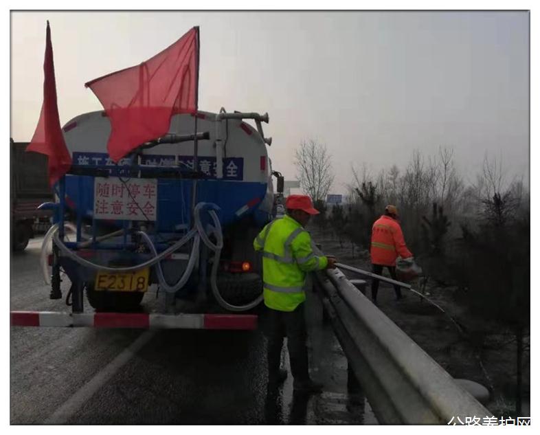 春融时节养路忙 (3).jpg