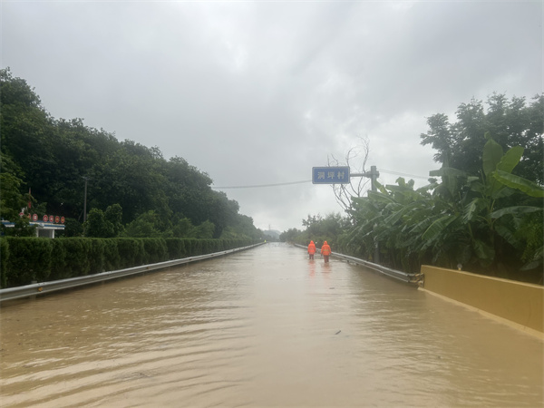 I:\美图批处理照片\抢险图 (1).jpg