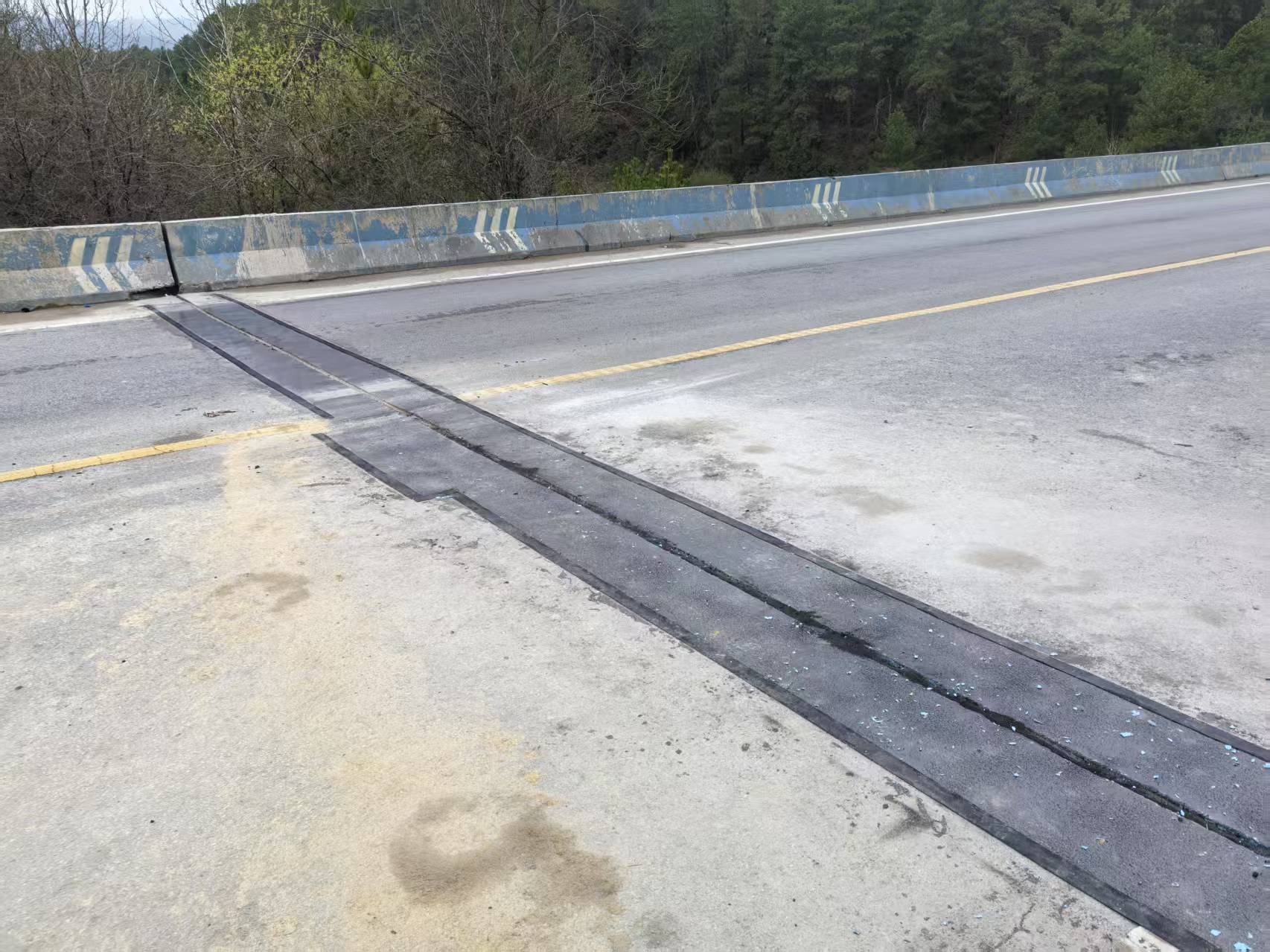 图片2.jpg 图片2.jpg